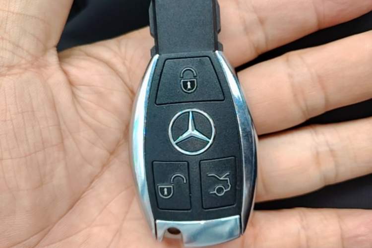Used Mercedes-Benz GLC 2017 GLC 260 4MATIC Luxury Model Vehicle Key
