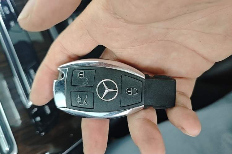 Used Mercedes-Benz GLC 2017 GLC 260 4MATIC Luxury Model Vehicle Key