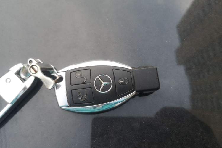 Used Mercedes-Benz GLC 2017 GLC 300 4MATIC Sport Edition Vehicle Key