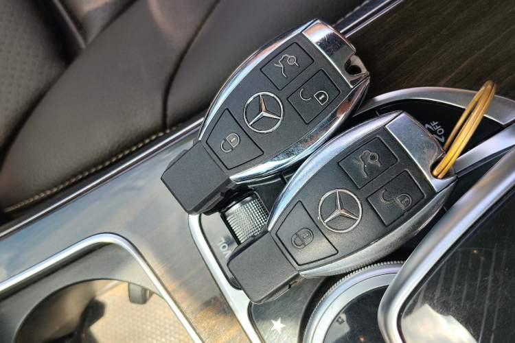 Used Mercedes-Benz GLC 2017 GLC 260 4MATIC Luxury Model Vehicle Key