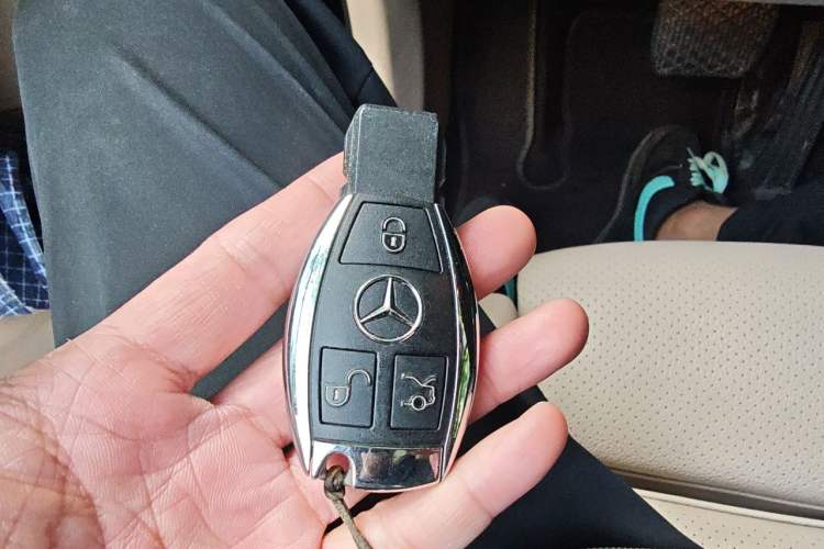 Used Mercedes-Benz GLC 2017 GLC 260 4MATIC Luxury Model Vehicle Key