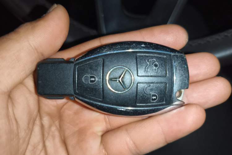 Used Mercedes-Benz GLC 2017 GLC 260 4MATIC Luxury Model Vehicle Key