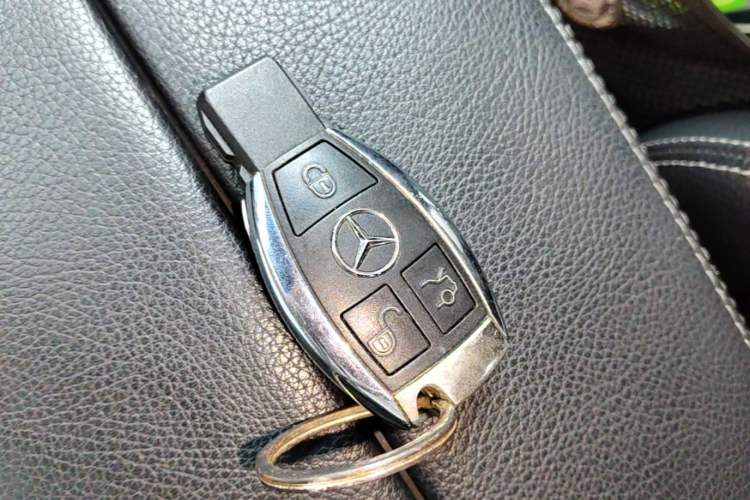 Used Mercedes-Benz GLC 2017 GLC 300 4MATIC Sport Edition Vehicle Key