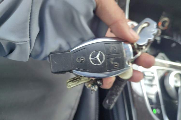 Used Mercedes-Benz GLC 2017 GLC 260 4MATIC Dynamic Edition Vehicle Key