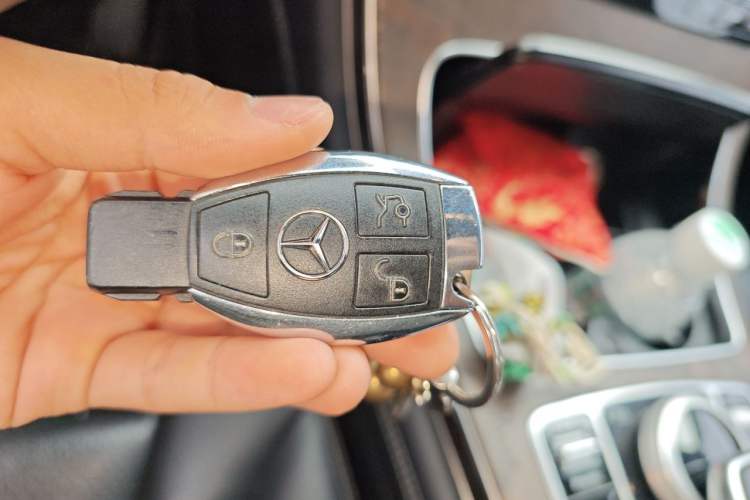 Used Mercedes-Benz GLC 2017 GLC 300 4MATIC Sport Edition Vehicle Key