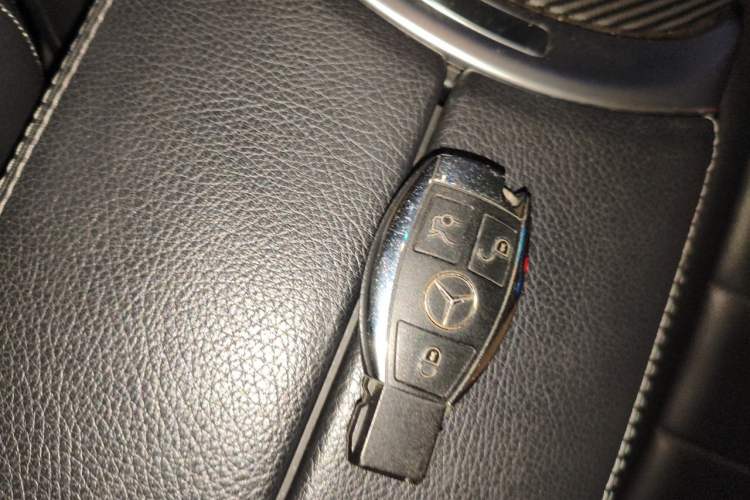 Used Mercedes-Benz GLC 2017 GLC 260 4MATIC Dynamic Edition Vehicle Key