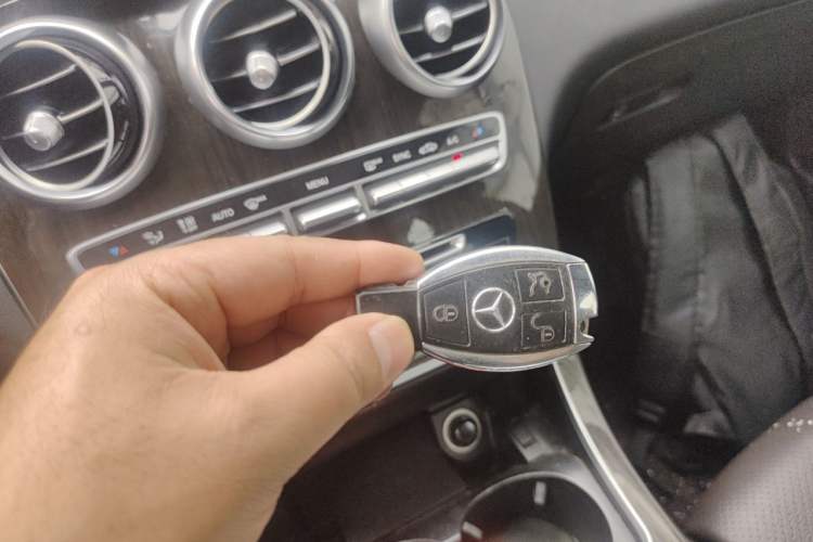 Used Mercedes-Benz GLC 2017 GLC 260 4MATIC Dynamic Edition Vehicle Key
