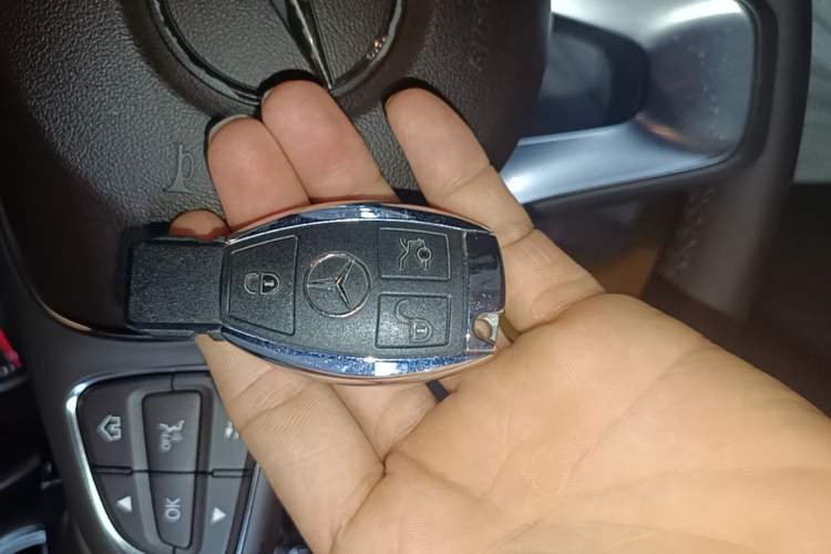 Used Mercedes-Benz GLC 2017 GLC 260 4MATIC Dynamic Edition Vehicle Key