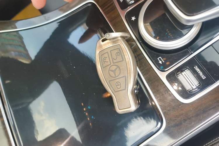 Used Mercedes-Benz GLC 2017 GLC 260 4MATIC Luxury Model Vehicle Key