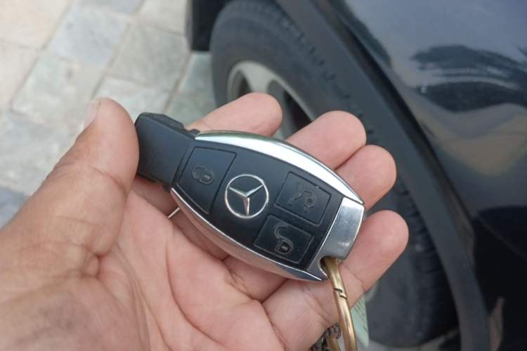 Used Mercedes-Benz GLC 2017 GLC 300 4MATIC Sport Edition Vehicle Key