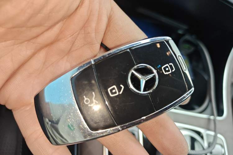 Used Mercedes-Benz GLC 2017 GLC 300 4MATIC Luxury Model Vehicle Key