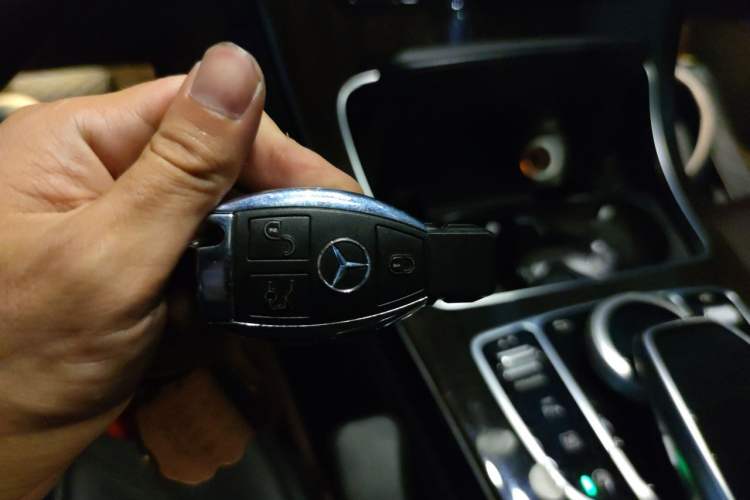 Used Mercedes-Benz GLC 2017 GLC 260 4MATIC Dynamic Edition Vehicle Key