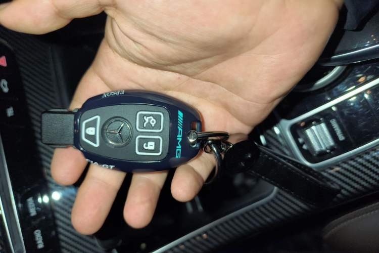 Used Mercedes-Benz GLC 2017 GLC 260 4MATIC Luxury Model Vehicle Key
