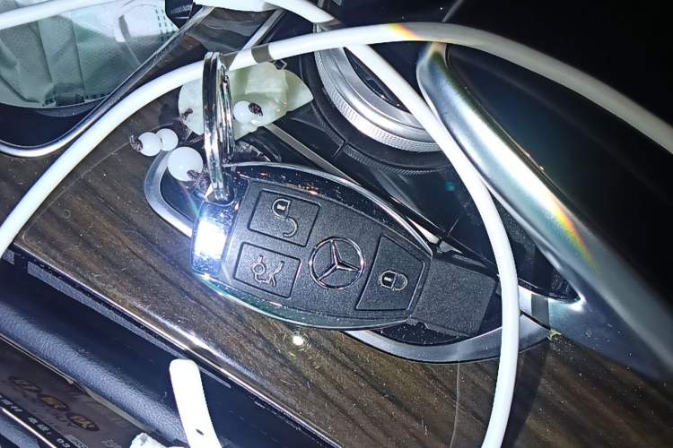 Used Mercedes-Benz GLC 2017 GLC 260 4MATIC Luxury Model Vehicle Key