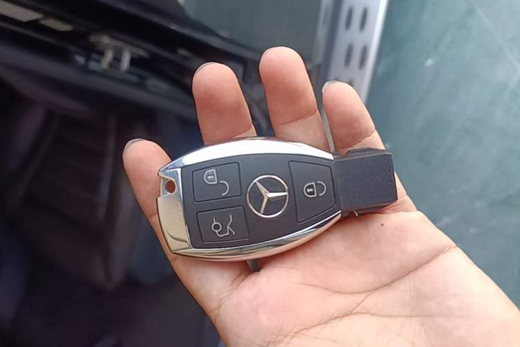Used Mercedes-Benz GLC 2017 GLC 300 4MATIC Luxury Model Vehicle Key