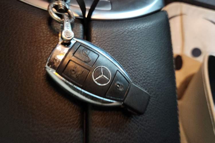 Used Mercedes-Benz GLC 2017 GLC 260 4MATIC Luxury Model Vehicle Key
