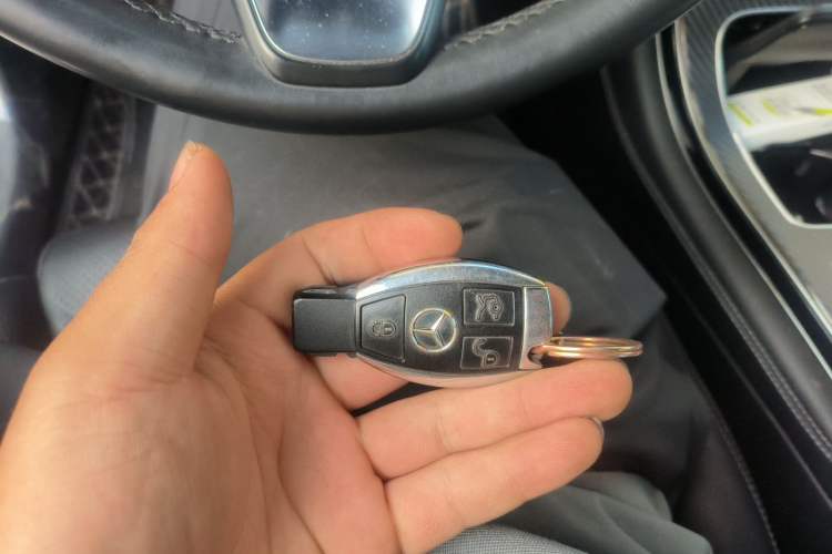 Used Mercedes-Benz GLC 2017 GLC 260 4MATIC Dynamic Edition Vehicle Key