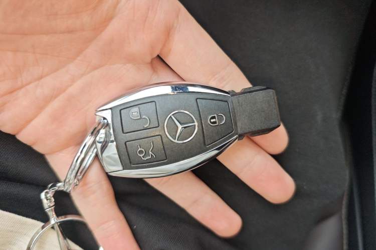 Used Mercedes-Benz GLC 2017 GLC 300 4MATIC Sport Edition Vehicle Key