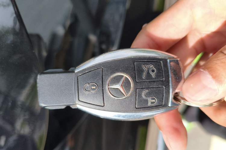 Used Mercedes-Benz GLC 2017 GLC 300 4MATIC Sport Edition Vehicle Key