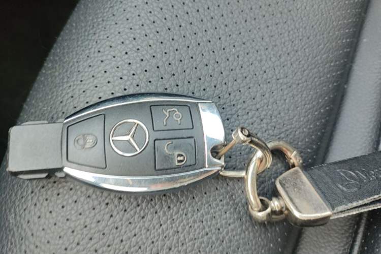 Used Mercedes-Benz GLC 2017 GLC 260 4MATIC Dynamic Edition Vehicle Key
