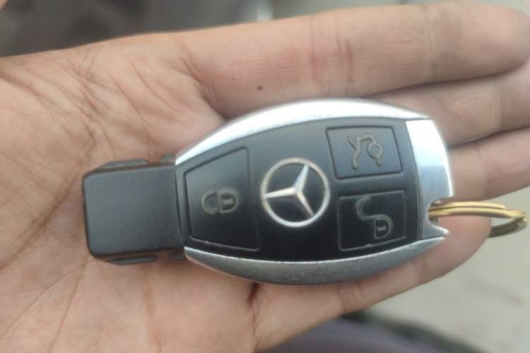 Used Mercedes-Benz GLC 2017 GLC 260 4MATIC Luxury Model Vehicle Key