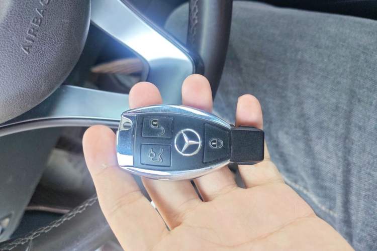Used Mercedes-Benz GLC 2017 GLC 260 4MATIC Luxury Model Vehicle Key