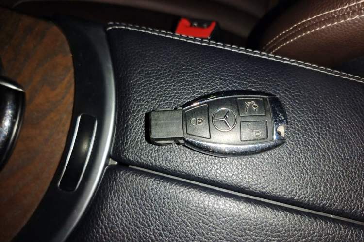 Used Mercedes-Benz GLC 2017 GLC 300 4MATIC Sport Edition Vehicle Key