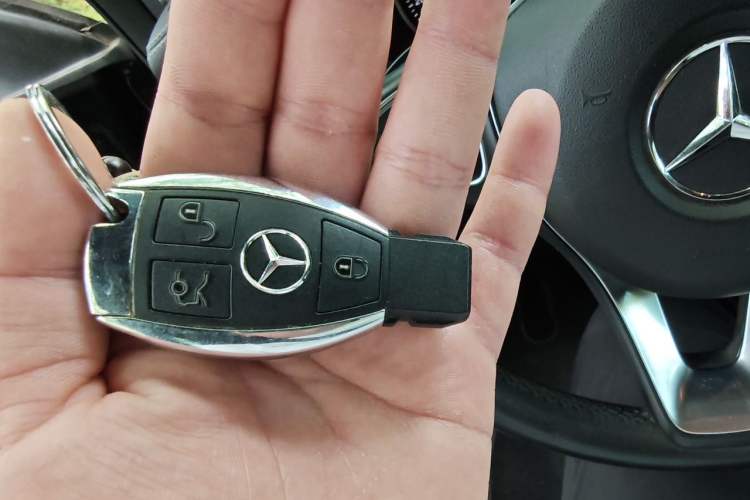 Used Mercedes-Benz GLC 2017 GLC 260 4MATIC Dynamic Edition Vehicle Key