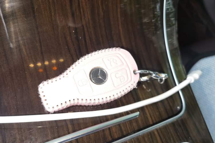 Used Mercedes-Benz GLC 2017 GLC 260 4MATIC Luxury Model Vehicle Key
