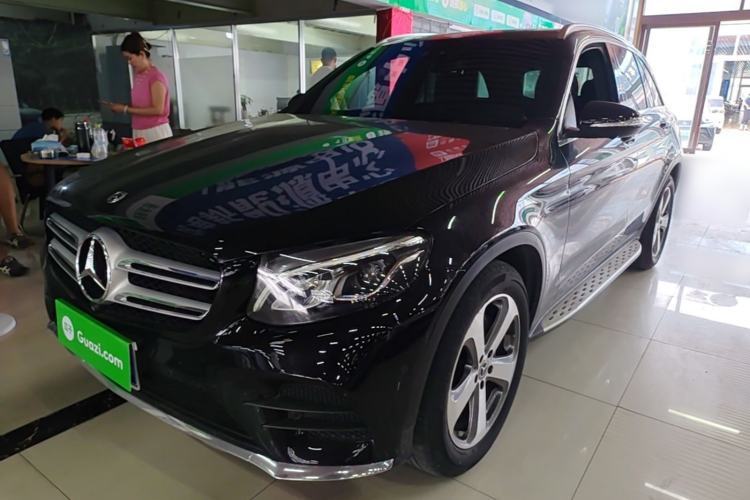 Used Mercedes-Benz GLC 2017 GLC 260 4MATIC Luxury Model Guazi used car, China used car export, Used car for sale, Used Mercedes-Benz cars, Cheapest cars for sale