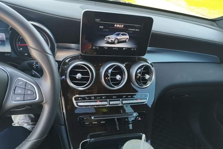 Used Mercedes-Benz GLC 2017 GLC 260 4MATIC Luxury Model Audio And AC Panel