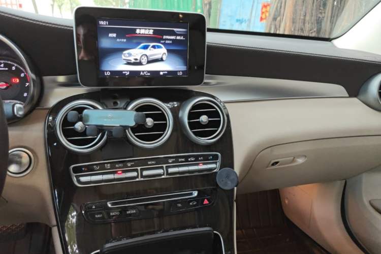 Used Mercedes-Benz GLC 2017 GLC 260 4MATIC Luxury Model Audio And AC Panel