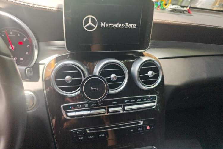 Used Mercedes-Benz GLC 2017 GLC 260 4MATIC Luxury Model Audio And AC Panel