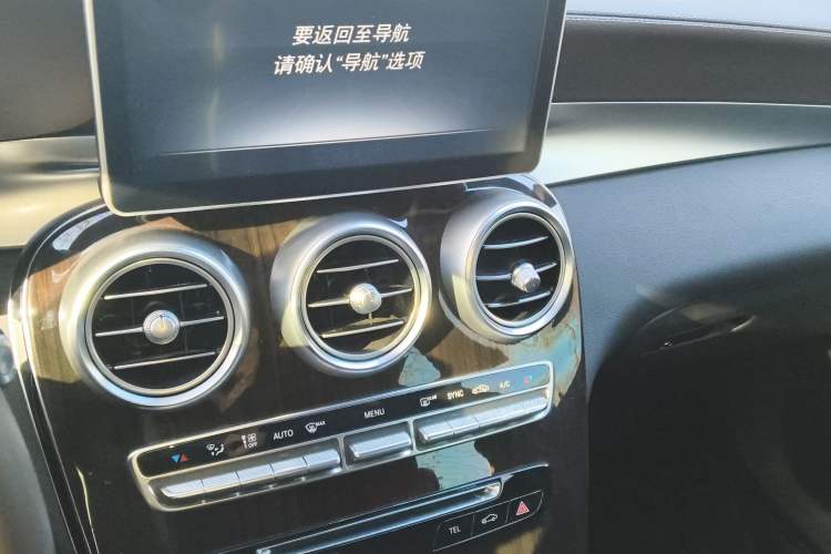 Used Mercedes-Benz GLC 2017 GLC 260 4MATIC Luxury Model Audio And AC Panel