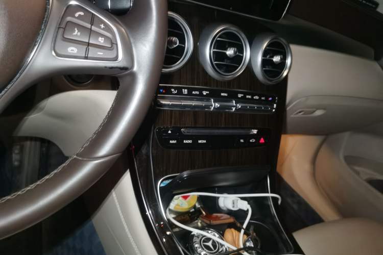 Used Mercedes-Benz GLC 2017 GLC 260 4MATIC Luxury Model Audio And AC Panel
