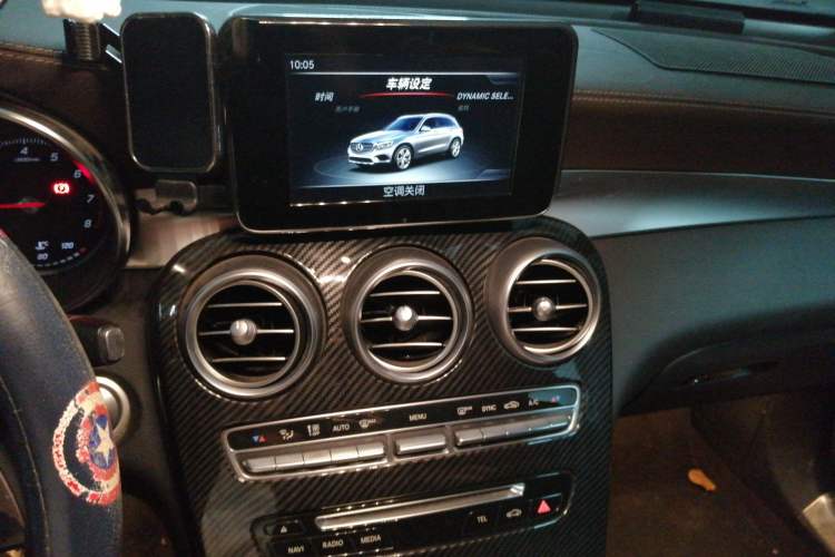 Used Mercedes-Benz GLC 2017 GLC 260 4MATIC Dynamic Edition Audio And AC Panel