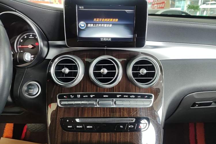 Used Mercedes-Benz GLC 2017 GLC 260 4MATIC Luxury Model Audio And AC Panel