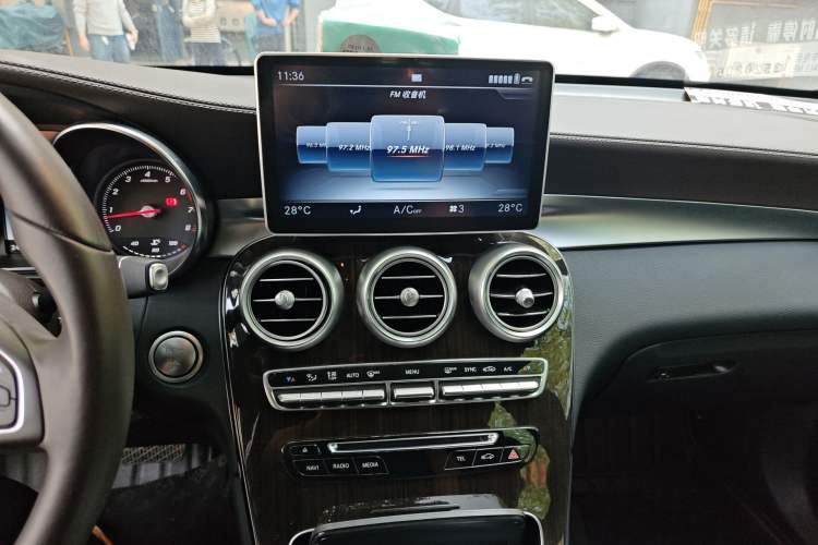 Used Mercedes-Benz GLC 2017 GLC 260 4MATIC Luxury Model Audio And AC Panel