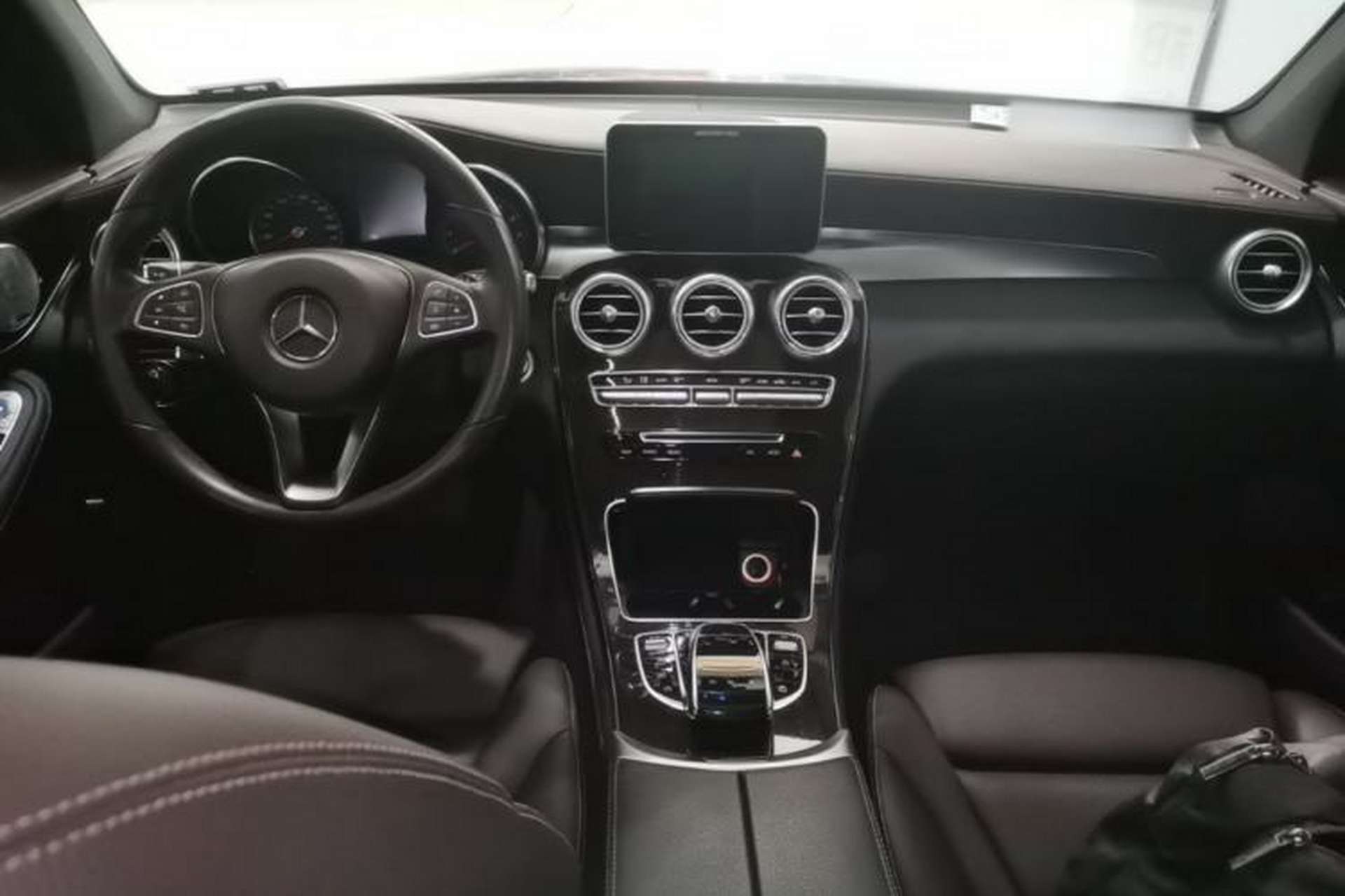 Used Mercedes-Benz GLC 2017 GLC 260 4MATIC Dynamic Edition Center Console
