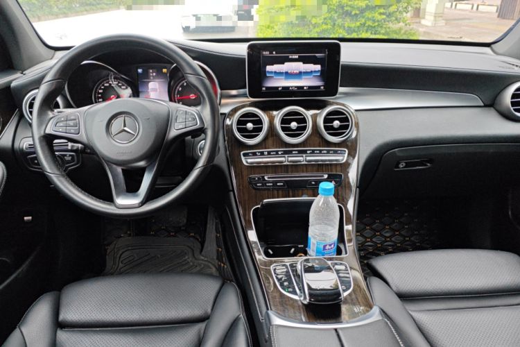 Used Mercedes-Benz GLC 2017 GLC 260 4MATIC Dynamic Edition Center Console