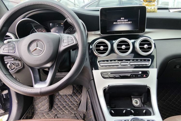 Used Mercedes-Benz GLC 2017 GLC 200 4MATIC Center Console