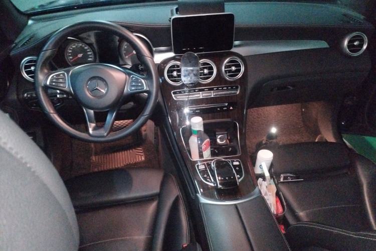 Used Mercedes-Benz GLC 2017 GLC 260 4MATIC Luxury Model Center Console