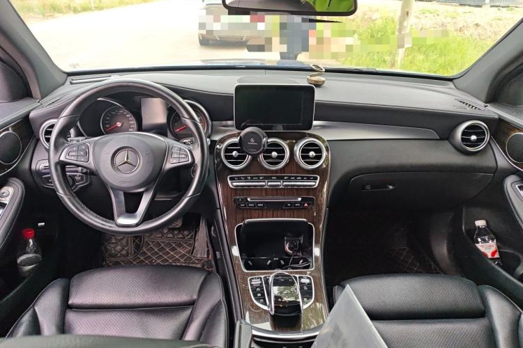 Used Mercedes-Benz GLC 2017 GLC 260 4MATIC Dynamic Edition Center Console