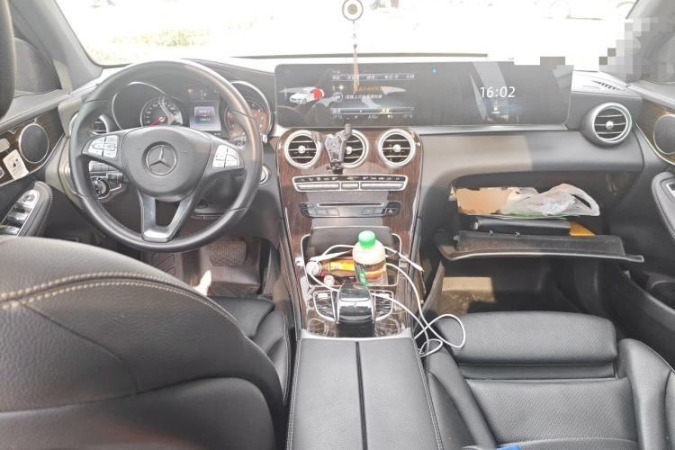 Used Mercedes-Benz GLC 2017 GLC 260 4MATIC Luxury Model Center Console