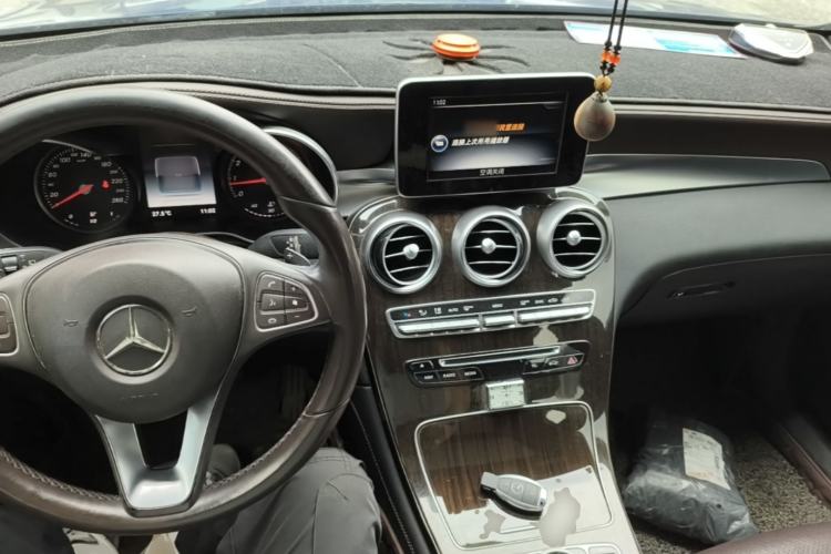 Used Mercedes-Benz GLC 2017 GLC 260 4MATIC Luxury Model Center Console