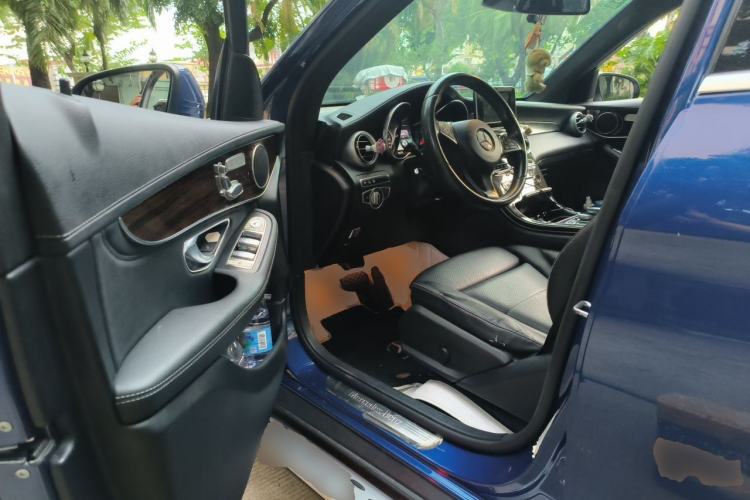 Used Mercedes-Benz GLC 2017 GLC 260 4MATIC Luxury Model Driver Seat