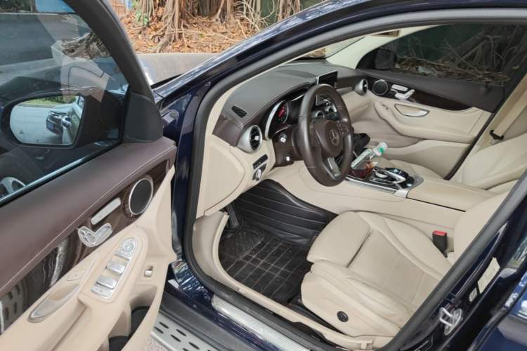 Used Mercedes-Benz GLC 2017 GLC 260 4MATIC Luxury Model Driver Seat