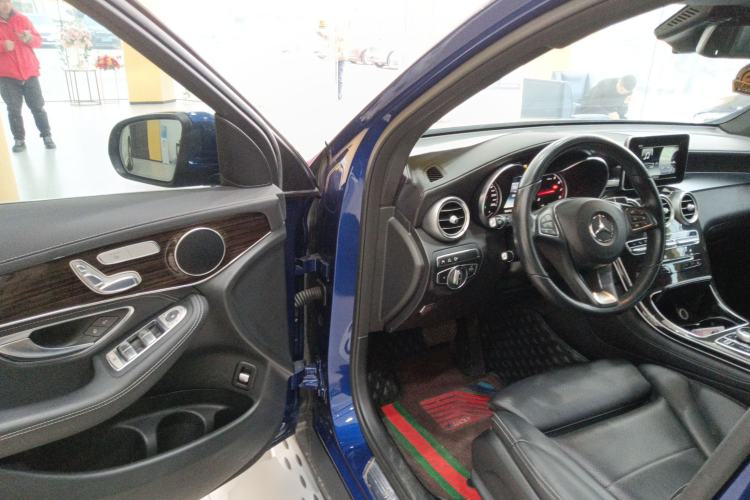 Used Mercedes-Benz GLC 2017 GLC 260 4MATIC Luxury Model Driver Seat