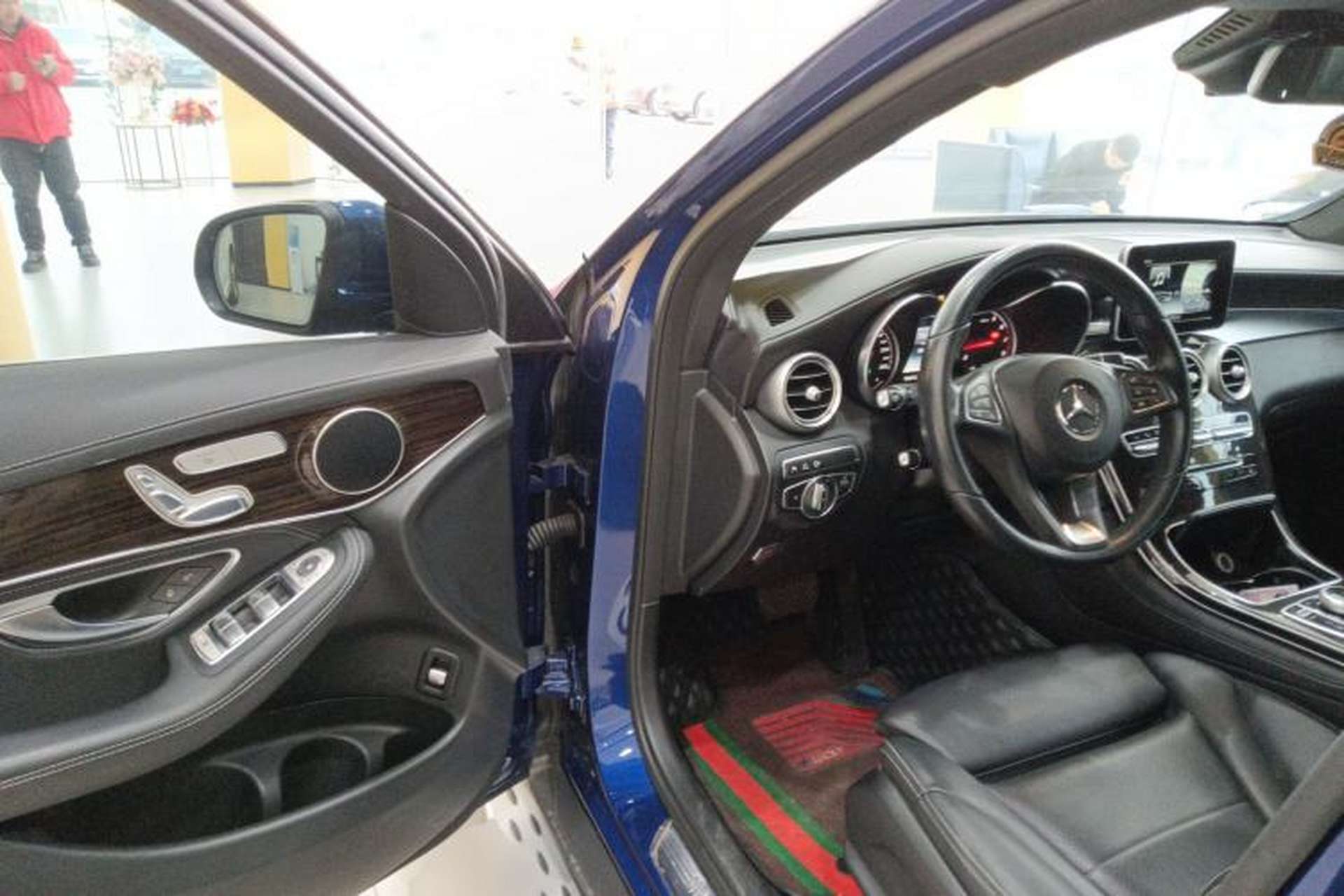 Used Mercedes-Benz GLC 2017 GLC 260 4MATIC Luxury Model Driver Seat