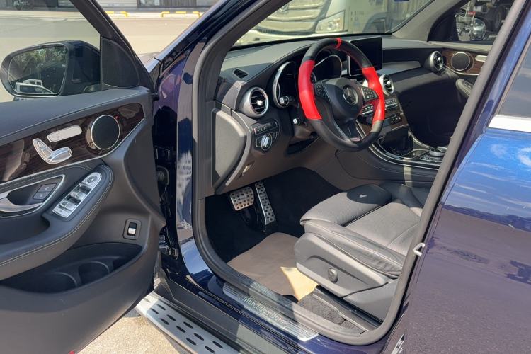 Used Mercedes-Benz GLC 2017 GLC 260 4MATIC Luxury Model Driver Seat